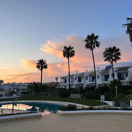 Vakantiehuis Moradia 3 - Jardim Da Oura - 700m Da Do De Sao Joao Albufeira