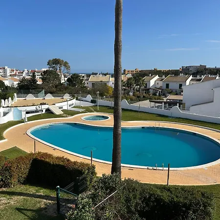Vakantiehuis Moradia 3 - Jardim Da Oura - 700m Da Do De Sao Joao *