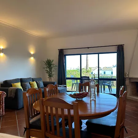Holiday home Moradia 3 - Jardim Da Oura - 700m Da Do De Sao Joao *