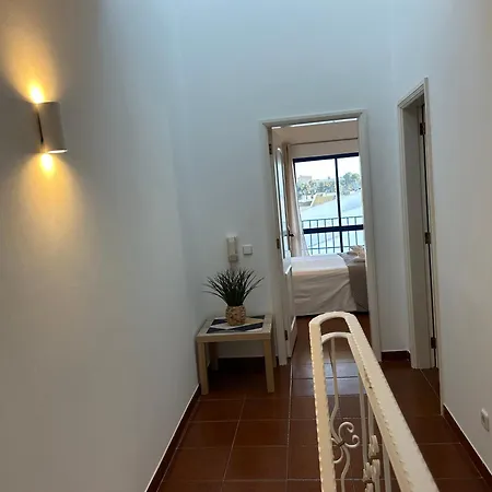Holiday home Moradia 3 - Jardim Da Oura - 700m Da Do De Sao Joao *