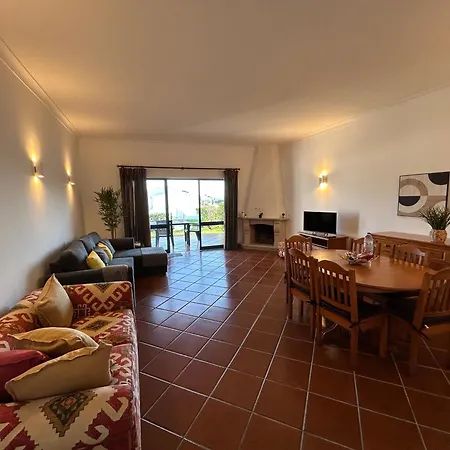 Holiday home Moradia 3 - Jardim Da Oura - 700m Da Do De Sao Joao *