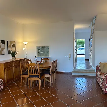 Holiday home Moradia 3 - Jardim Da Oura - 700m Da Do De Sao Joao *