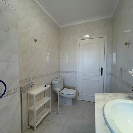 Holiday home Moradia 3 - Jardim Da Oura - 700m Da Do De Sao Joao *