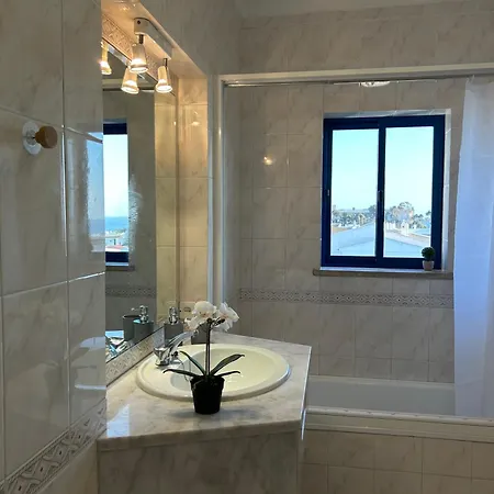 Holiday home Moradia 3 - Jardim Da Oura - 700m Da Do De Sao Joao *