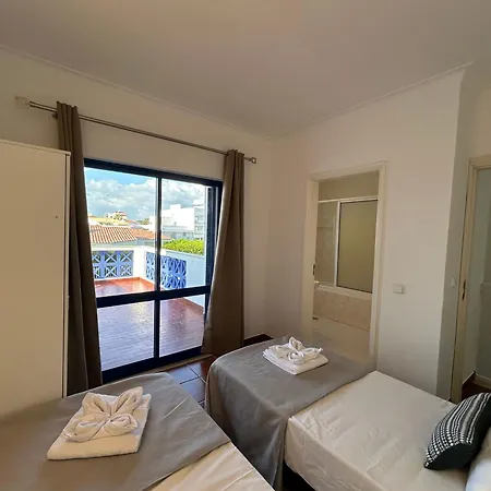 Holiday home Moradia 3 - Jardim Da Oura - 700m Da Do De Sao Joao