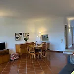 Дом отдыха Moradia 3 - Jardim Da Oura - 700m Da Do De Sao Joao